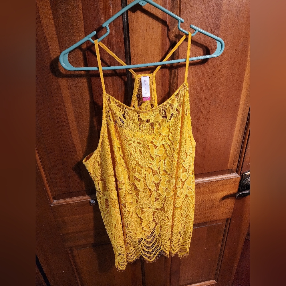 No Boundaries XXL/19 Lace Tank